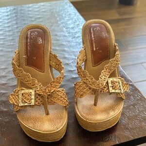 Sniffs Women's Brown Woven wedge Sandals